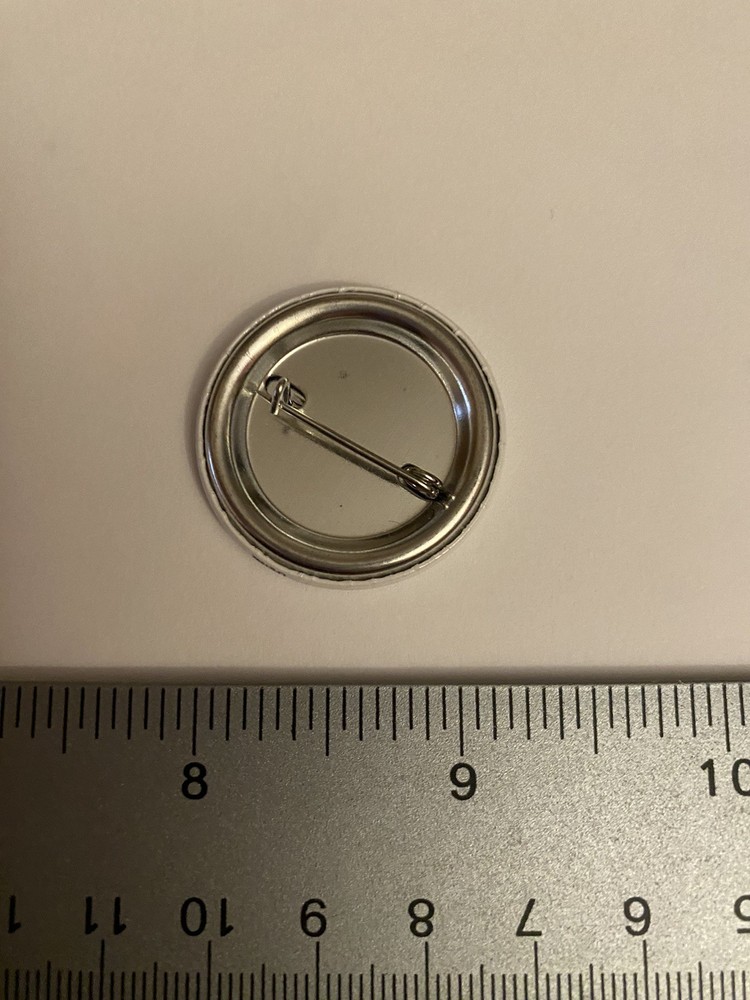Hillary Clinton Pin Back Button P140