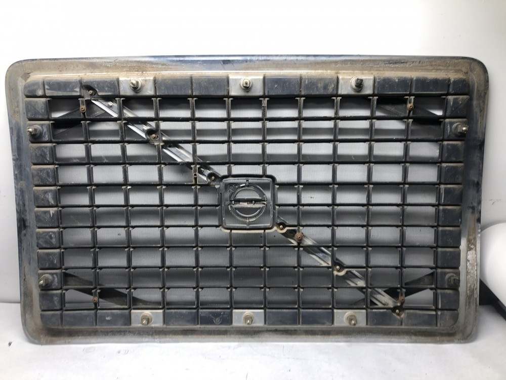 2003-2017 Volvo VNL Grille - Used