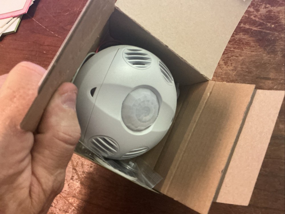 Leviton OSC10-M0W Multi-Technology Celing Mount Occupancy Sensor (new)
