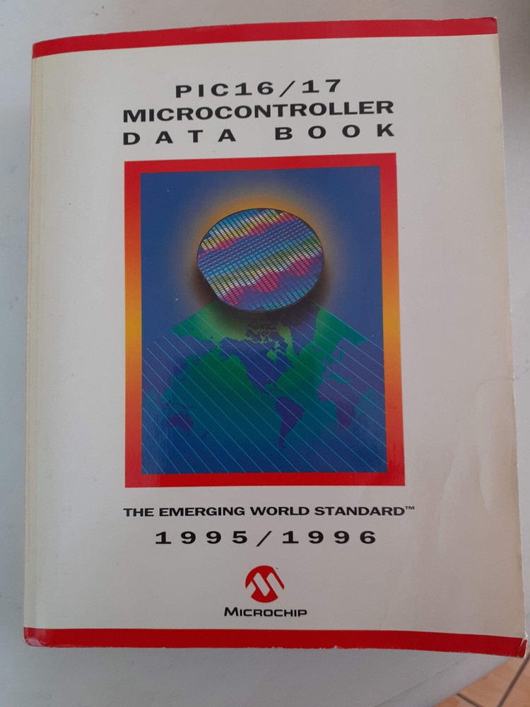 Microchip PIC16/17 Microcontroller data book, 1995/1996