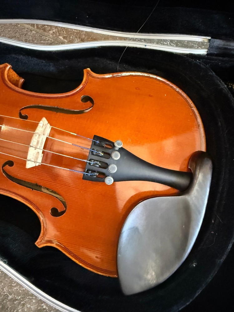 3/4 size Violin with case. Leon Albert brand
