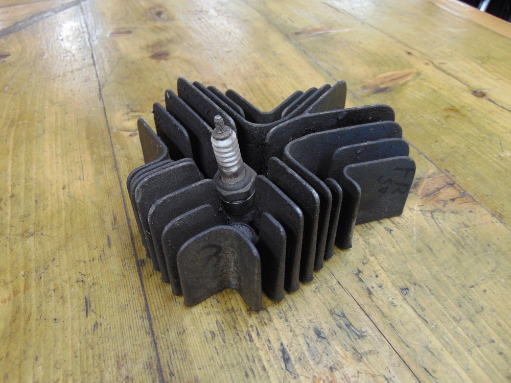 SUZUKI FR50 CYLINDER HEAD
