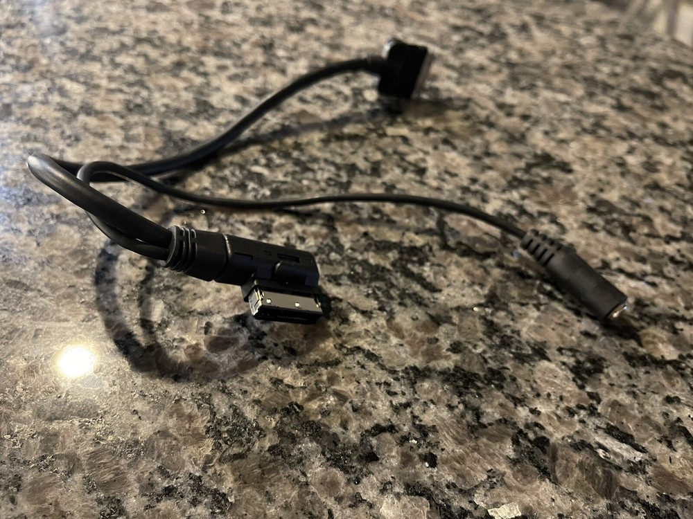 B87824578 Mercedes Ipod/Aux Cable