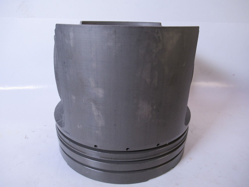 (1) New OPEN BOX for Cummins ENGINE PISTON 3638753
