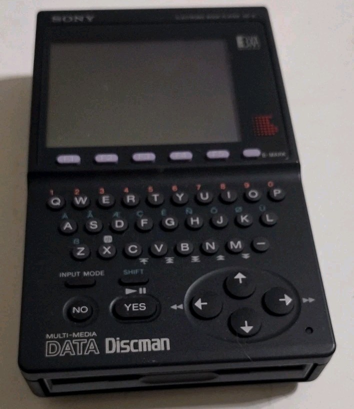 Sony DD-8 Electronic Book Player Multi-Media Data Discman w/ Case & Spanish Disk