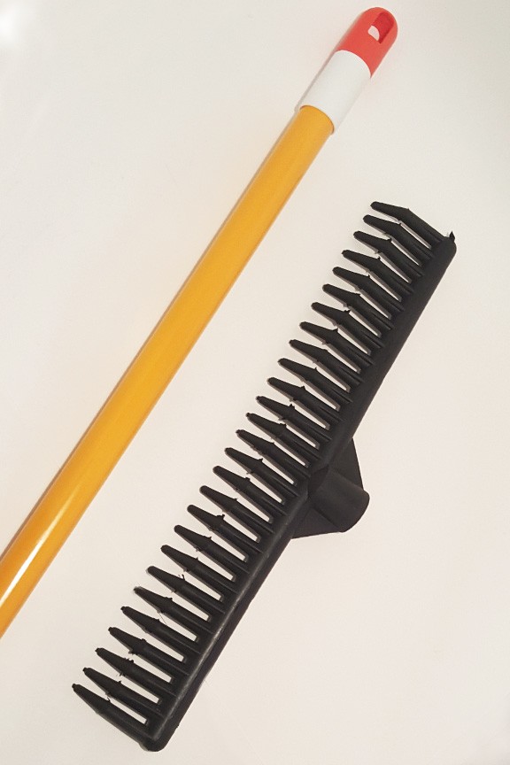 Durable Rubber Tine Garden and Landscape Rake With Solid Steel Pole