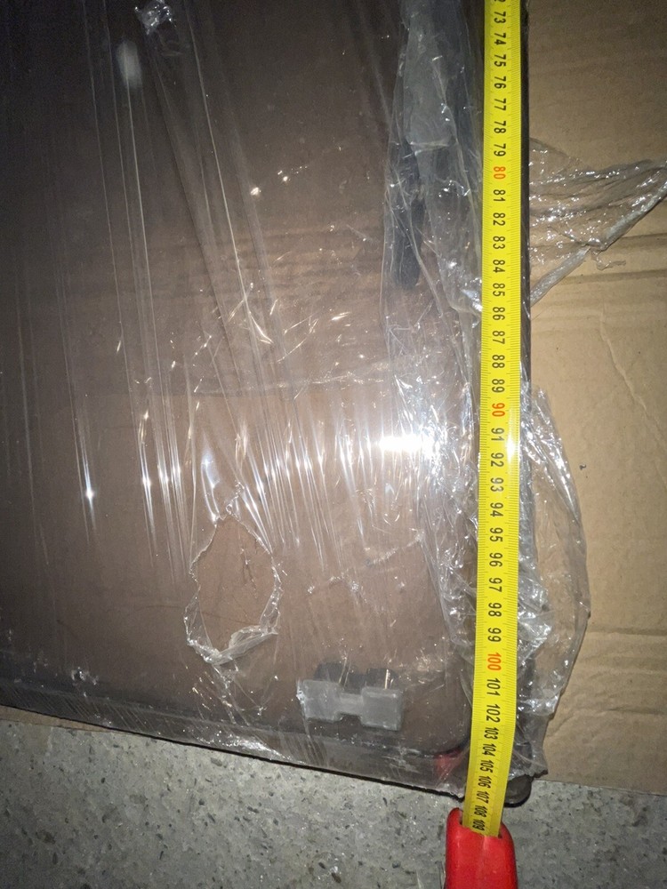 Folding Window Motorhome Length: 107.5cm Width: 38cm