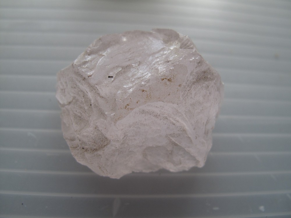 Rose Quartz - sample approx. 4.5 x 3.5cm