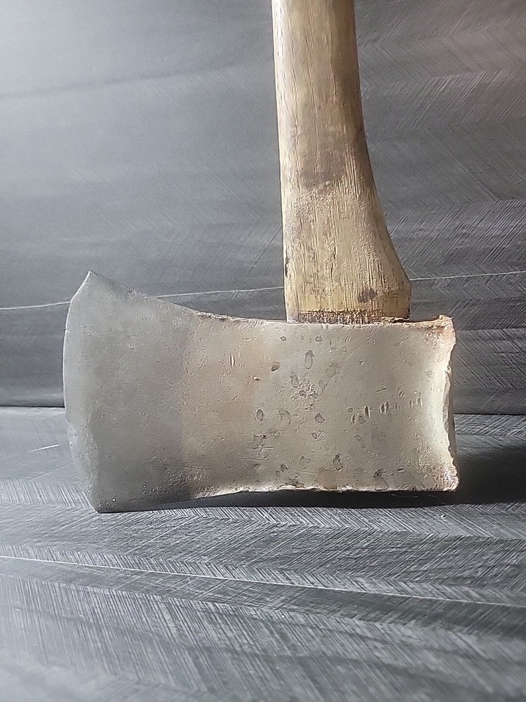 Vintage TRUE TEMPER Flint Edge Connie Pattern Single Bit Axe