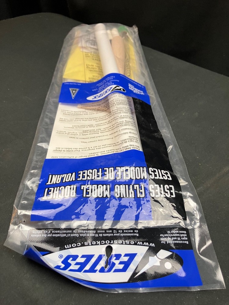 OOP Estes SATELLITE INTERCEPTOR Flying Model Rocket Kit #3027 - Sealed