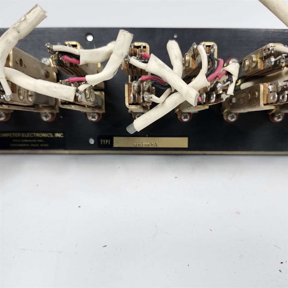Trompeter JSI-28A Audio Patch Panel w/ 13 ALP3 Loopback Connectors