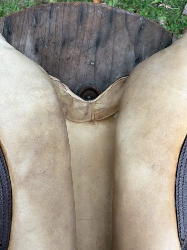 Jumping English Saddle Used Great Condition