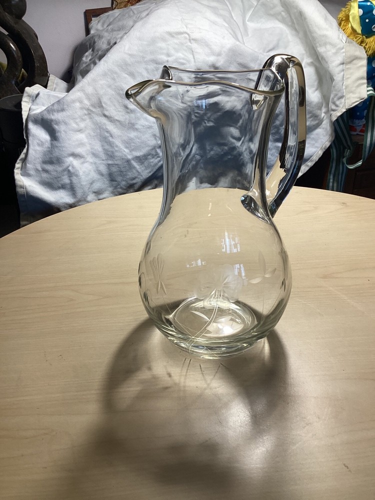 72 oz Heritage Flower Pattern Etched Glass Serving Pitcher