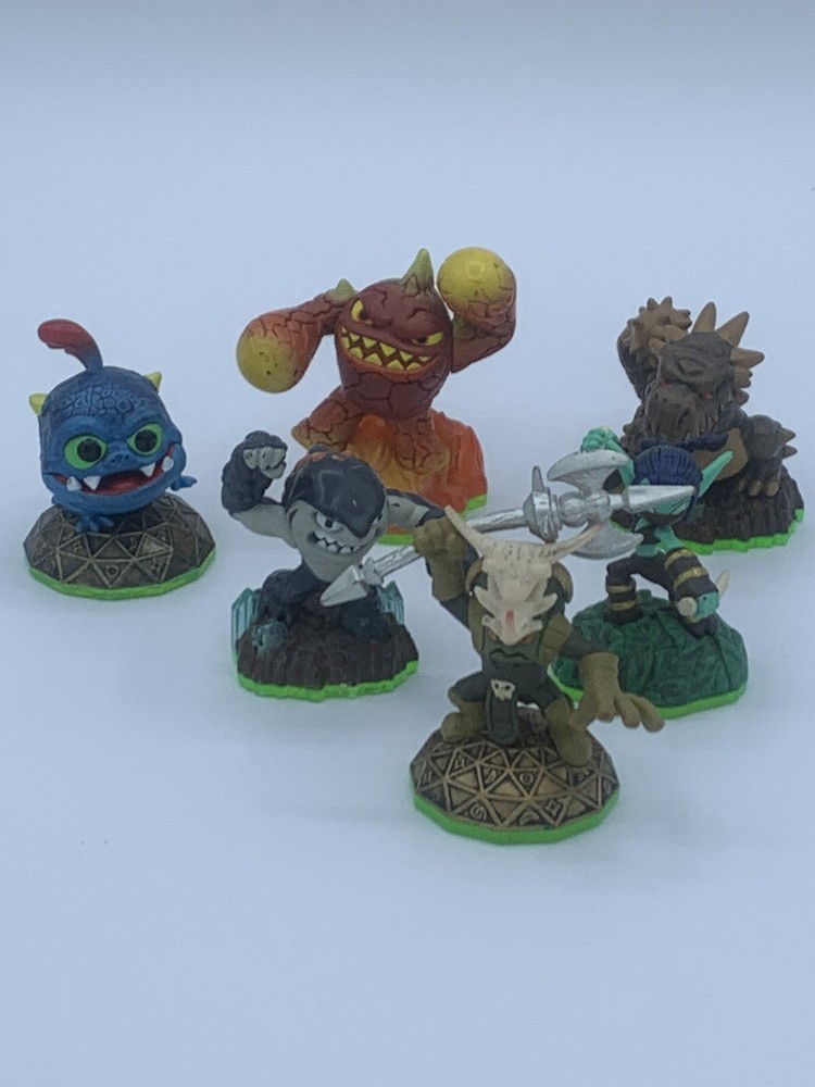 Lot of 6 Skylanders Characters