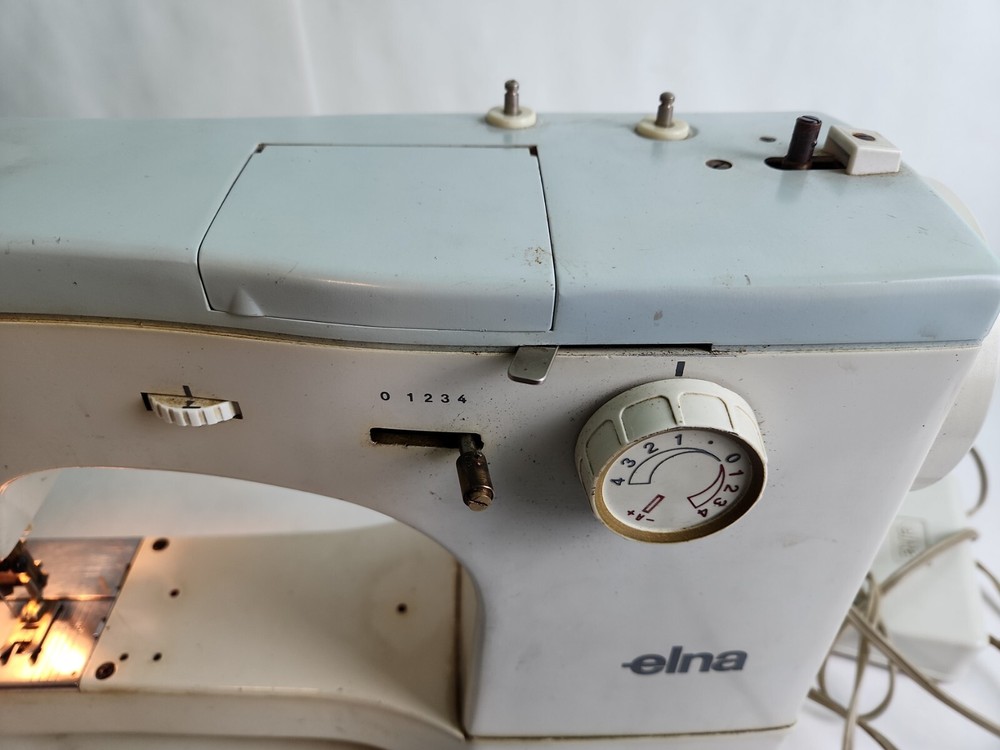 Elna Supermatic Type 62 Sewing Machine Working