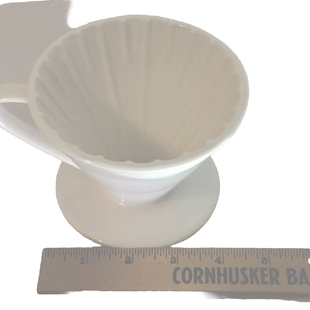 white porcelain coffee filter - Kuissential 02 - EUC