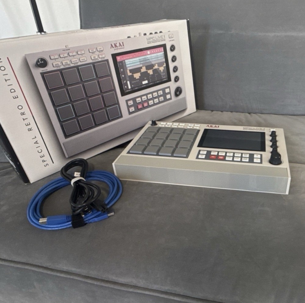 Akai MPC Live II Sampler & Sequencer Retro Edition WhitE USB