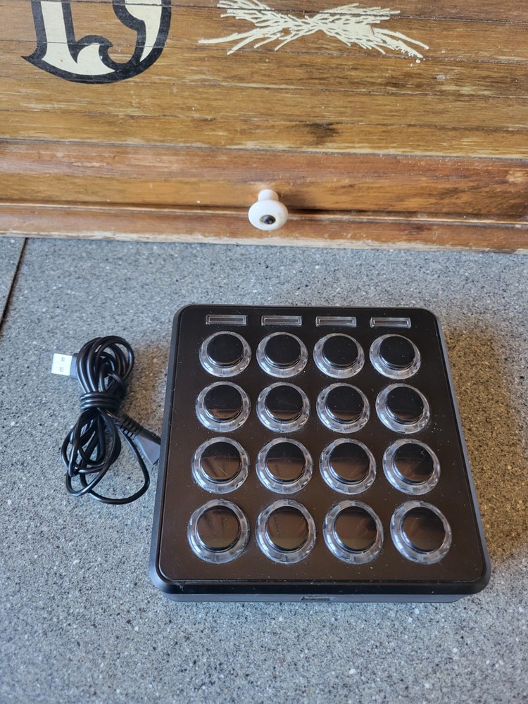 DJ TechTools Midi Fighter 3D MF-0005 - 16-Button Performance MIDI Pad UNTESTED