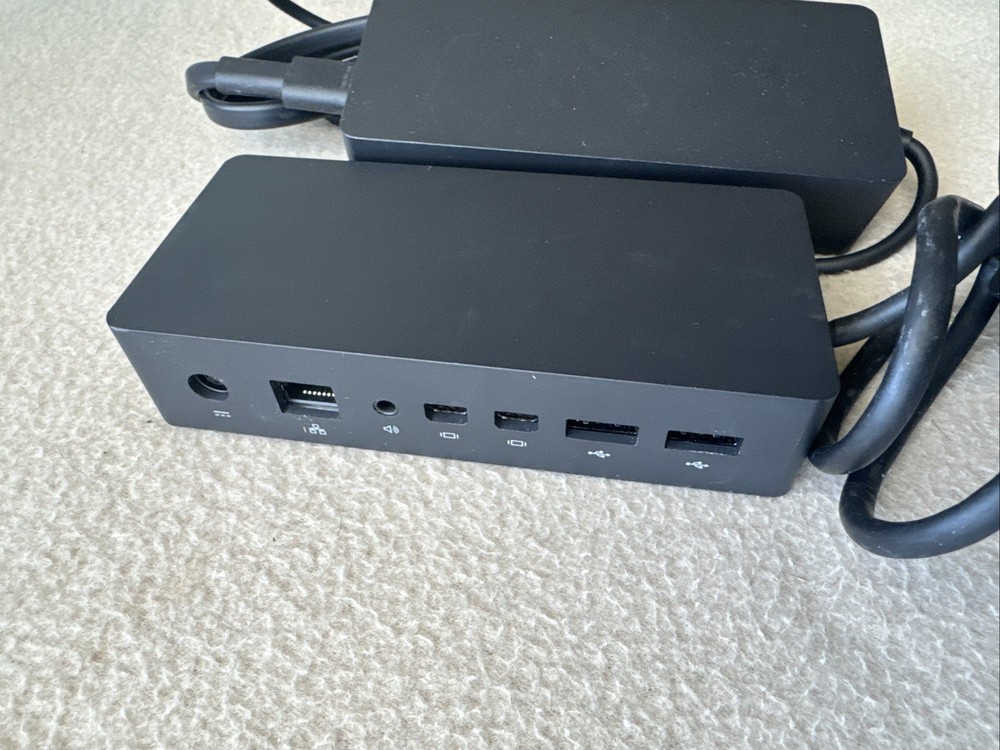 Microsoft Surface Docking Station Model 1661 with AC Adapter