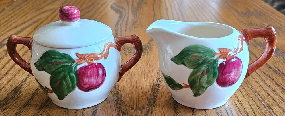 FRANCISCAN APPLE USA - 42 Pieces