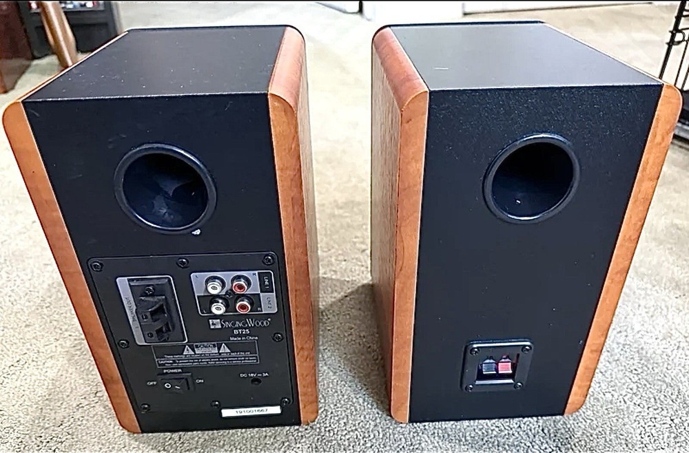 SINGING WOOD BT25 Bluetooth Active Bookshelf Speakers.