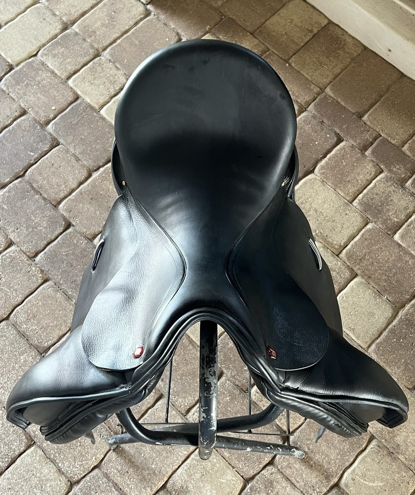 Albion Dressage Saddle