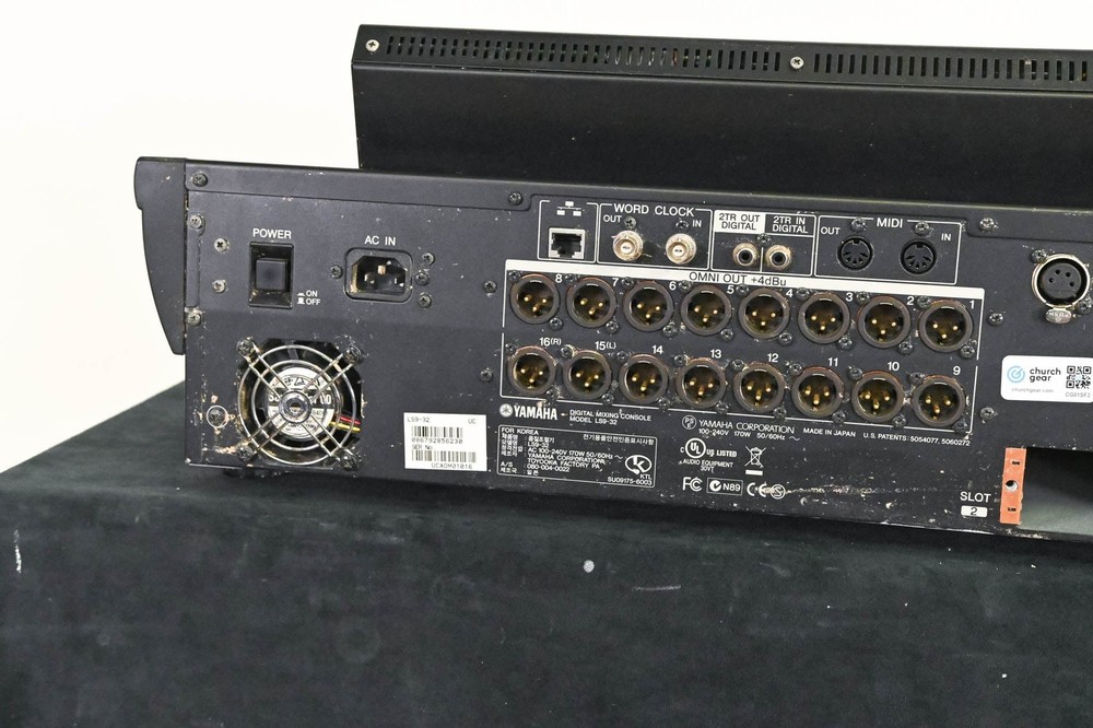Yamaha LS9-32 32-Input Digital Mixing Console CG01SF2