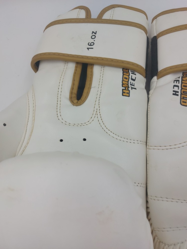 HAWK BOXING GLOVES size 6 16oz