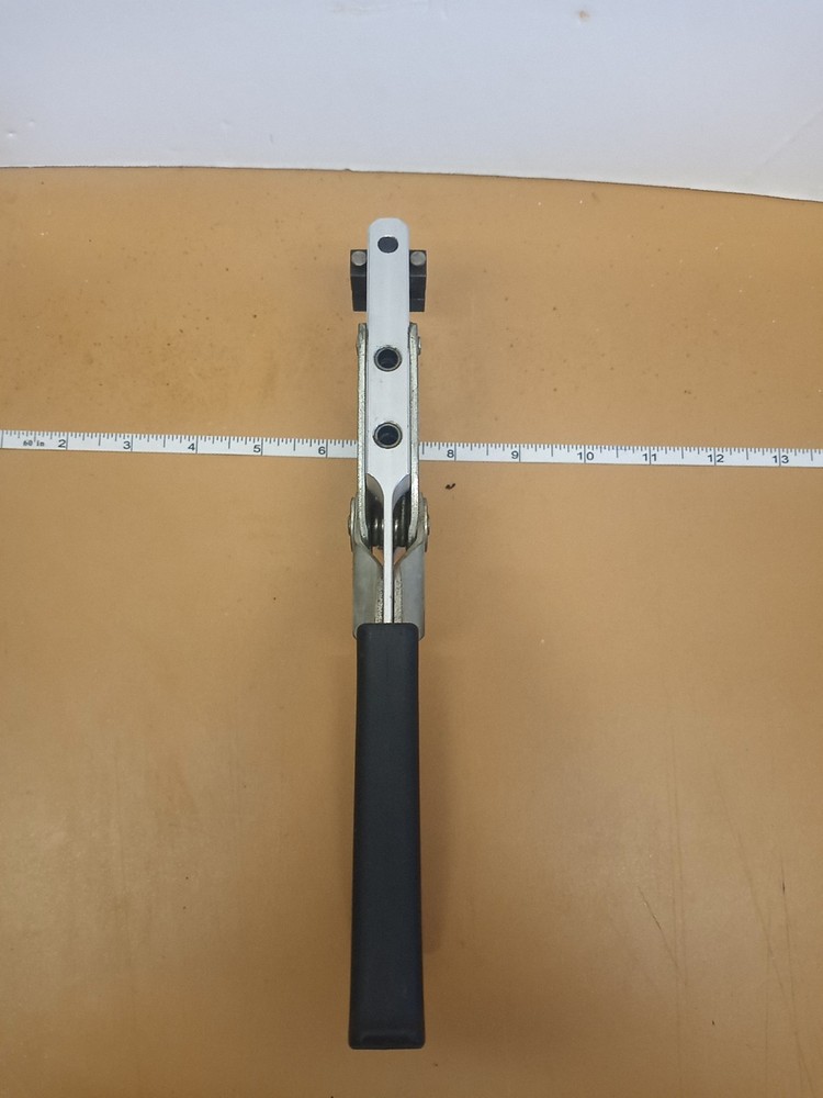 Caisley Ear Tag Applicator Tool Farming Ranching Cattle