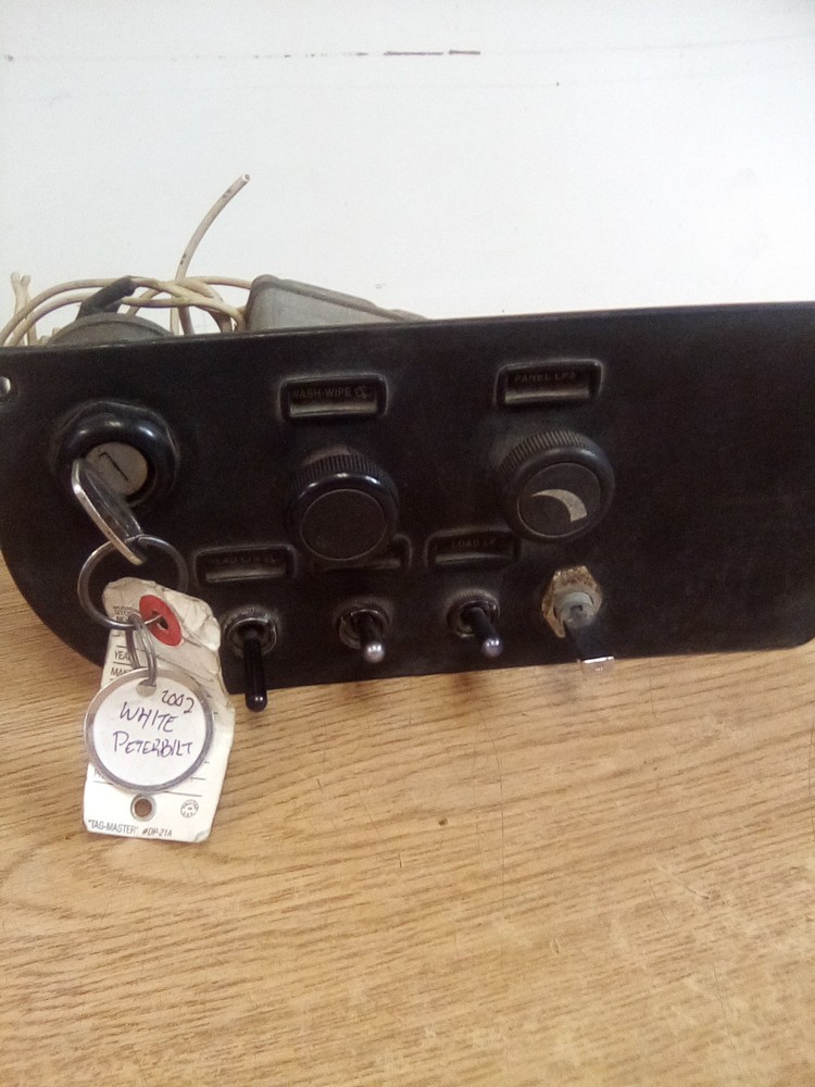 Peterbilt 17-04240-2100 Dash Ignition Switch Panel