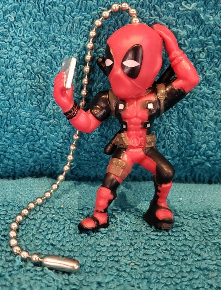 Deadpool Taking Selfie Light Pull or Fan Pull - Deadpool