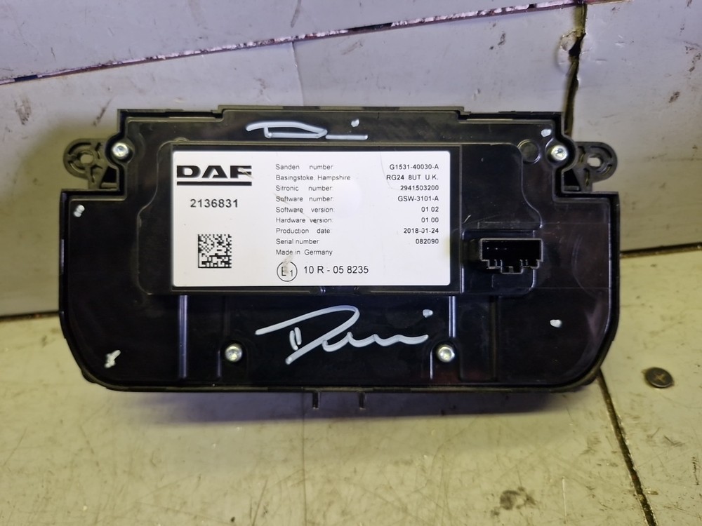 DAF XF 106 CLIMATE CONTROL PANEL 2136831