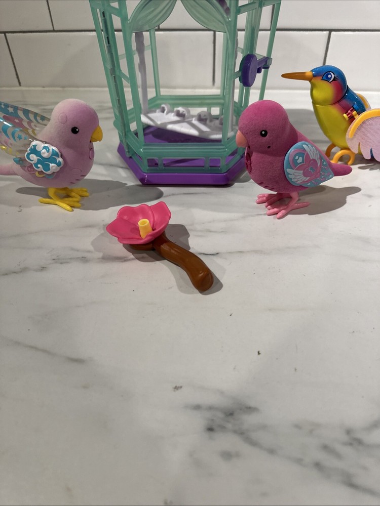 Little Live Pets 3 Lil’ Birds & Cage