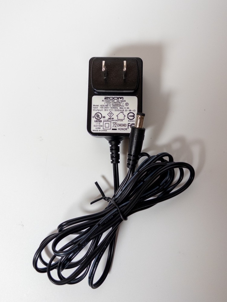 Zoom G3 Effects Processor Tested Working Used w/ adapter box