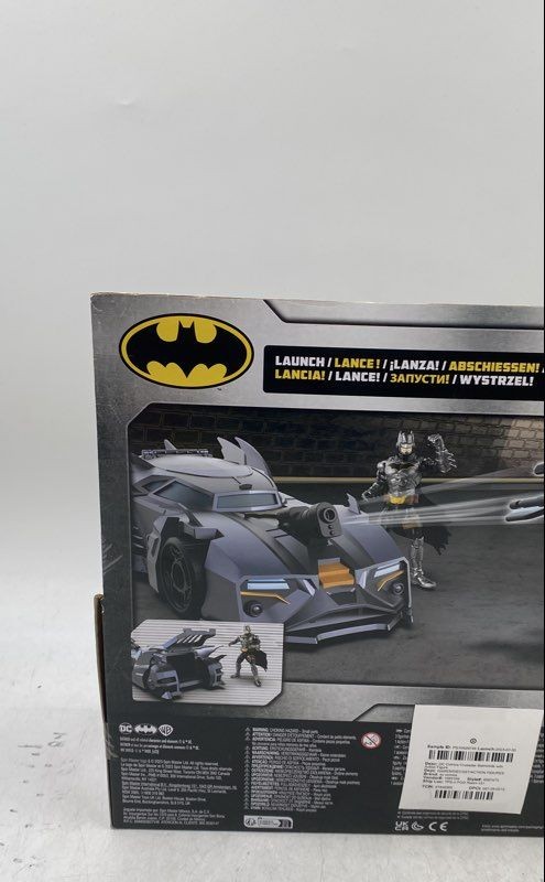 Spin Master DC Comics Batman Batmobile Crusader Vehicle Launcher Action Figure