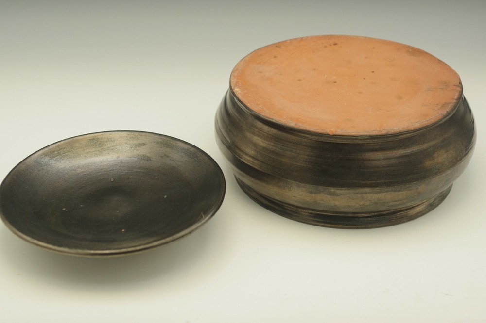 REDWARE PENNSYLVANIA D. LONG OLD EAGLE STUDIOS MANGANESE GLAZE BAKER DISH