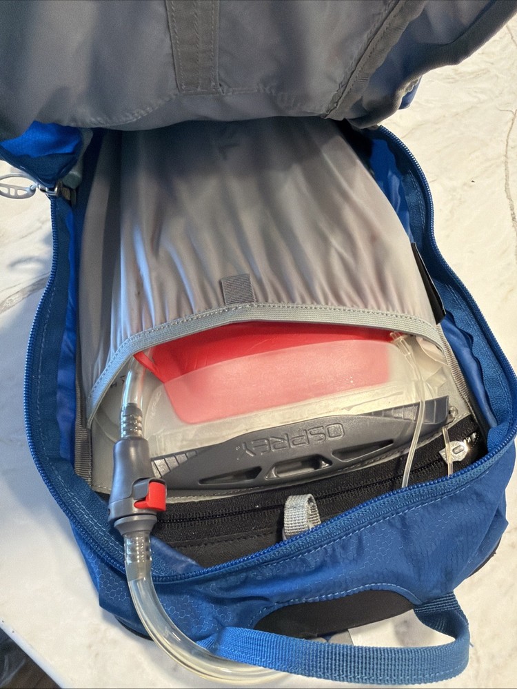 OSPREY Syncro 10 Blue Hydration Backpack ~ S/M (41-48 cm) ~ Complete ~EUC~