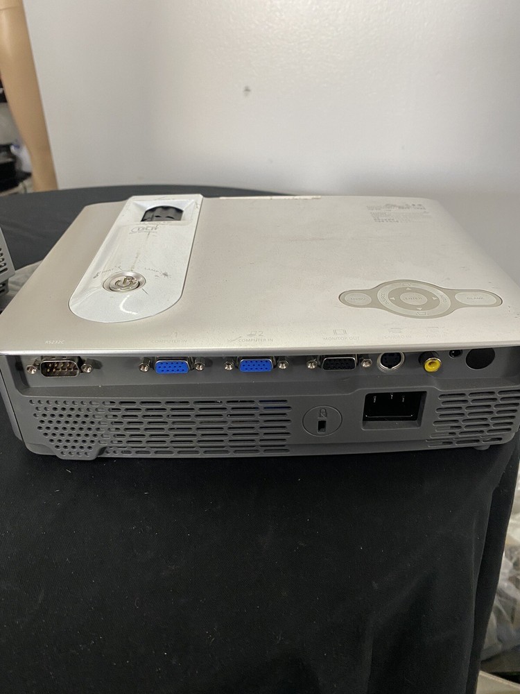TAXAN DATA PROJECTOR KG-PV131XH30