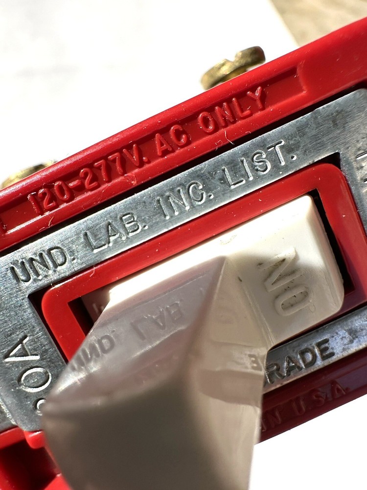 (12) Hubbell 20 Amp Toggle Switch 120 / 277 Volt Spec Grade White