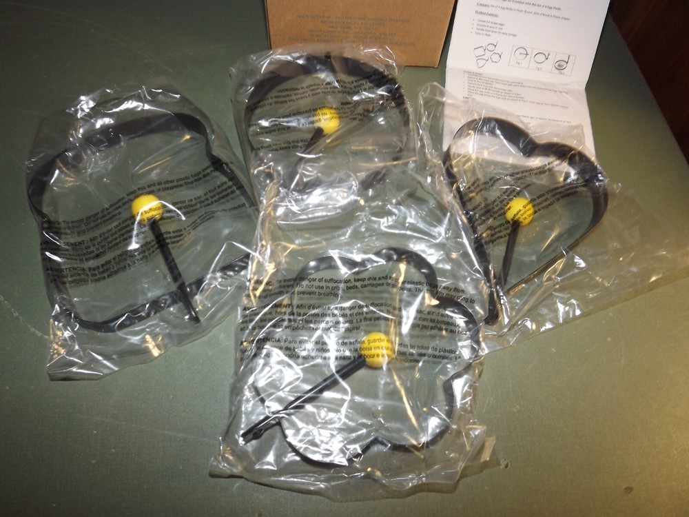2015 Avon Set 4 Egg Molds - NIB