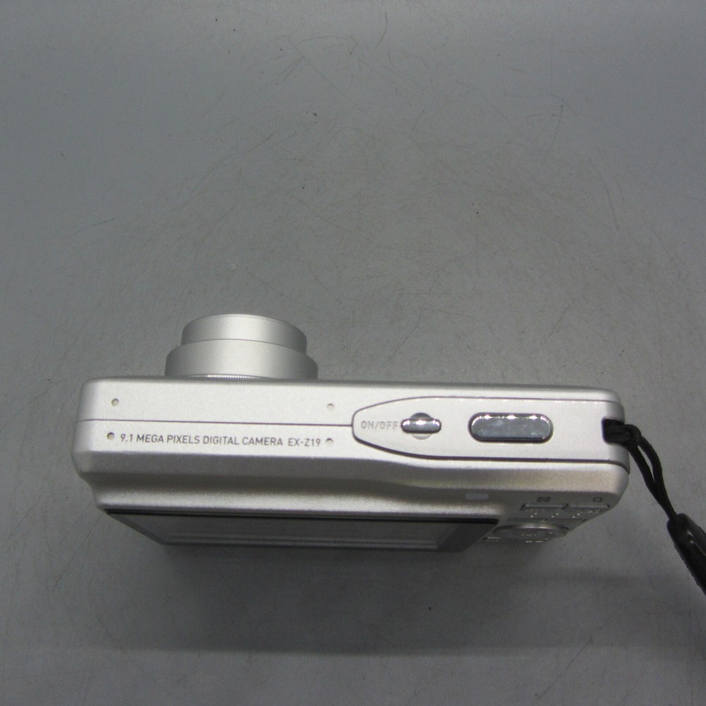 Casio Digital Camera Exilim EX-Z19 9.1MP Silver Tested