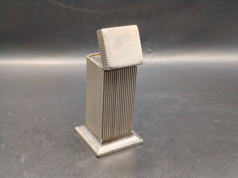 Vintage Dunhill Rollalite Table Lighter – Silver Vertical Lines – England –