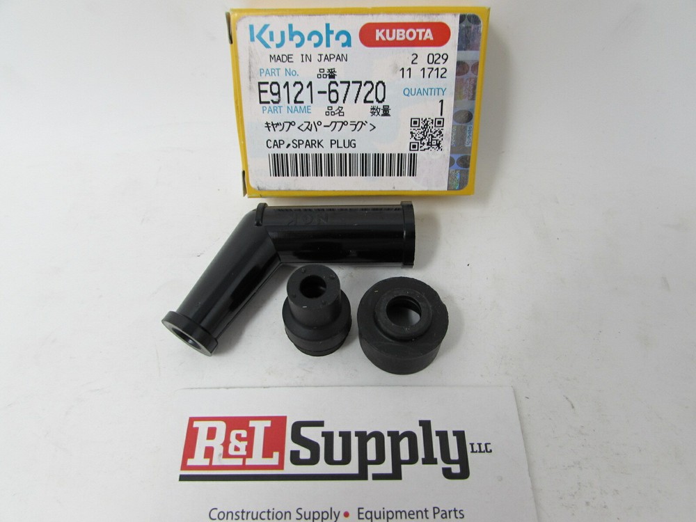 GENUINE KUBOTA ENGINE SPARK PLUG CAP PART # E9121-67720
