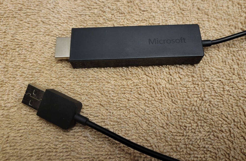 Microsoft Wireless Display Adapter HDMI w/ USB Model 1628