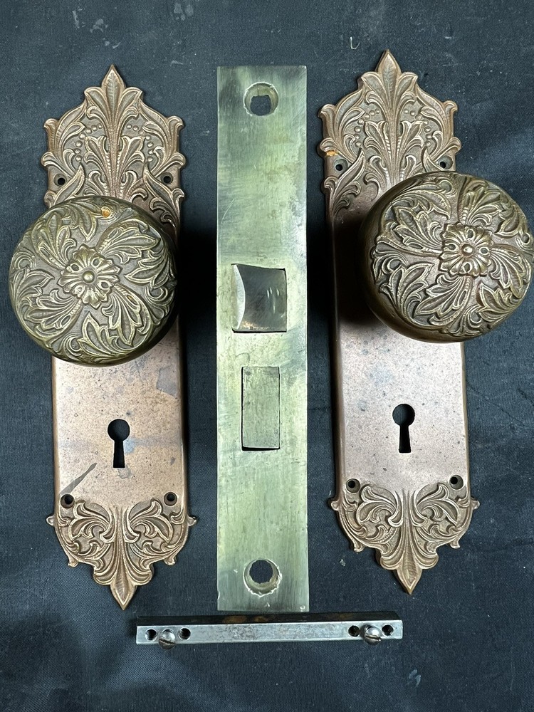 Barrows Panama / Tunis 1920 Passage Doorknobs, Back Plates & Lock E-11700