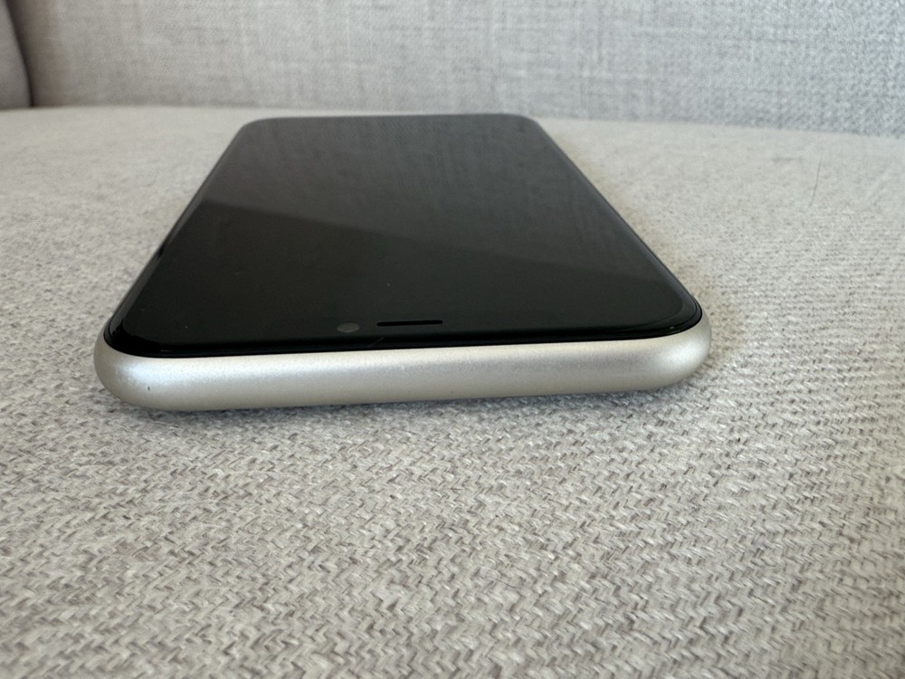 Apple iPhone 11 64GB White