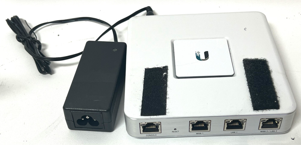 Ubiquiti Networks UniFi Security Gateway (USG) - White