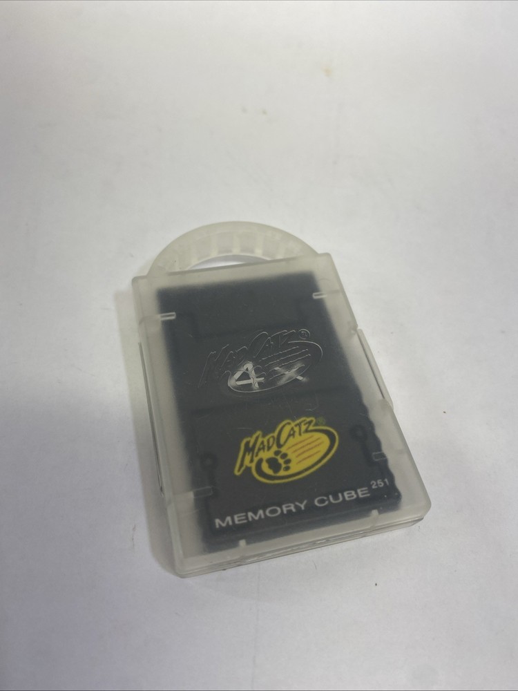 2x GameCube Memory Cards 4X + 1X Madcatz