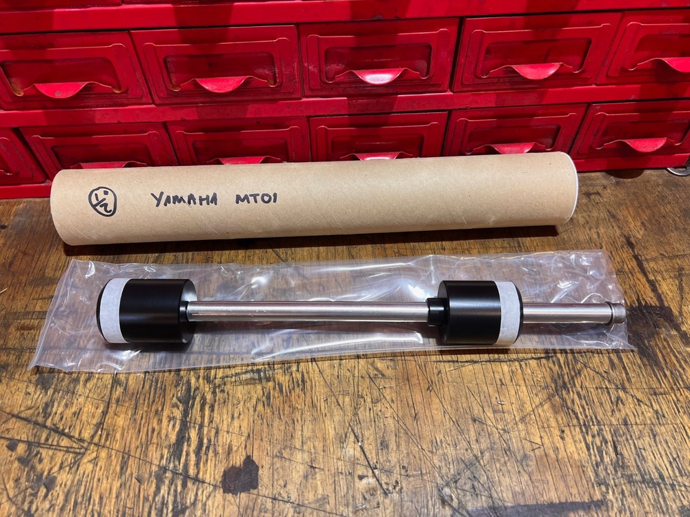 YAMAHA MT01 FRONT FORK CRASH SLIDERS BUNGS BOBBINS