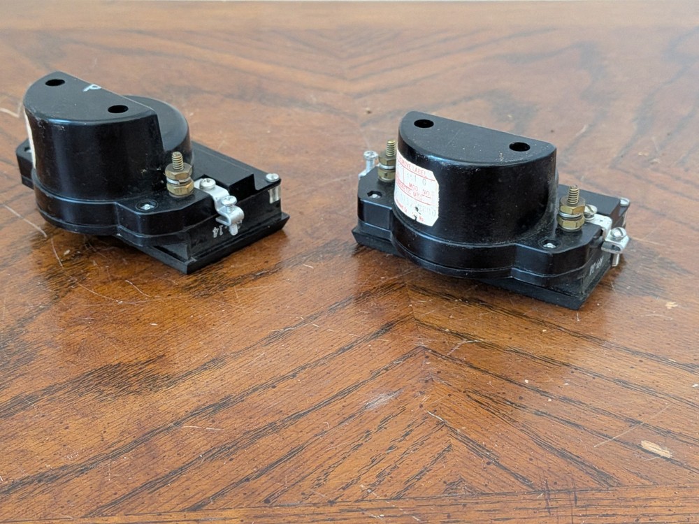 Pair Of API Instruments 361 G VU Meters Scully 280